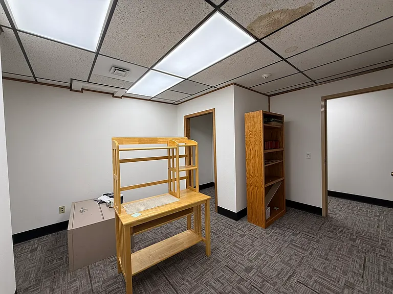 217 E Woodin Ave #2-F — Photo 8