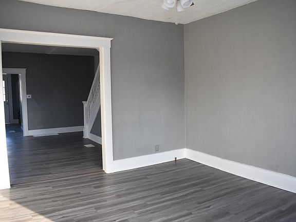 4th image of 401 Arthur St