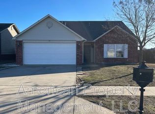 10 E Fairlane Dr, Sapulpa, OK 74066