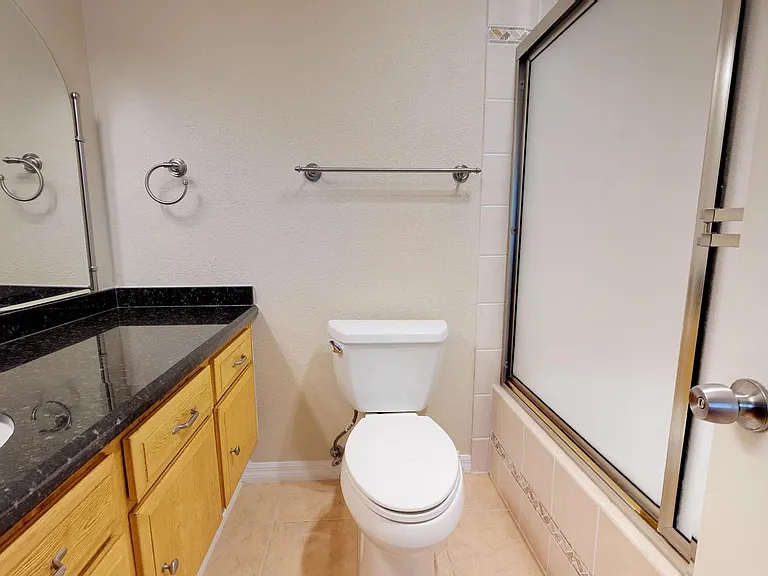 2112 Warfield Ave #5 — Photo 17
