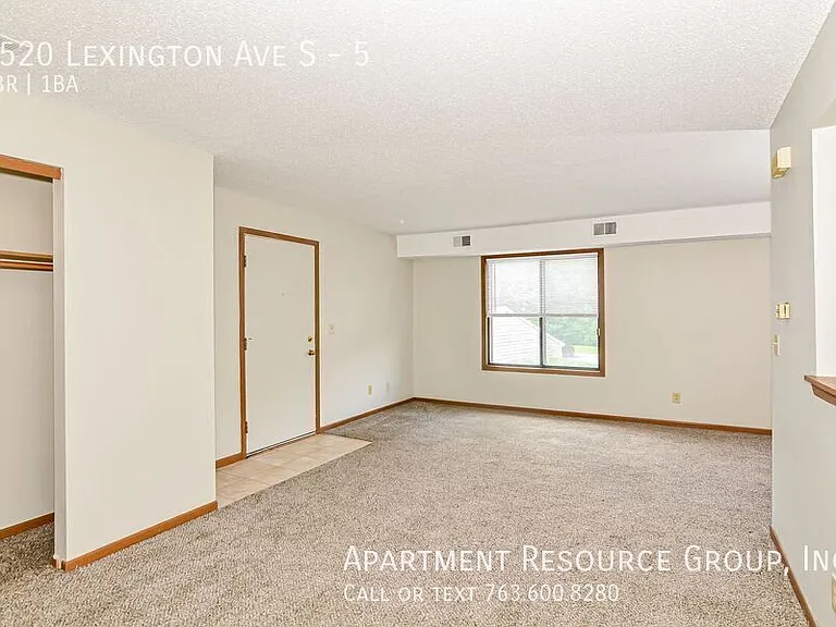 3520 Lexington Ave #5 — Photo 7