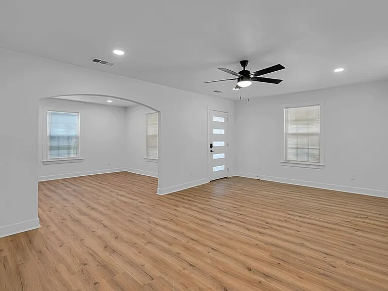 2525 Cole Ave — Photo 6