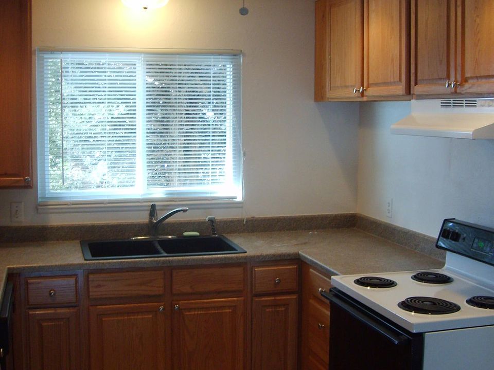 2nd image of 11840 Saint Paul St