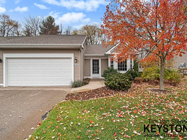 4414 Sun Drop Dr, Comstock Park, MI 49321