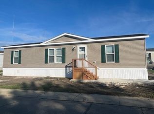 28902 Country Ln #W061, Flat Rock, MI 48134
