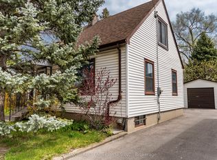 7 Tedder St, Toronto, ON M6M 4W7