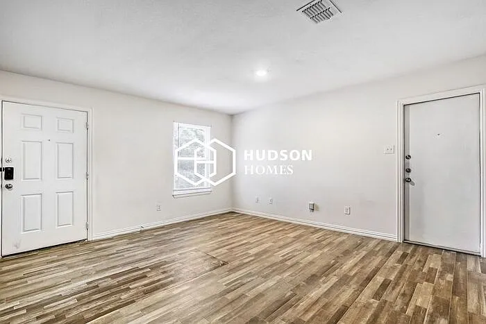 718 Garland Ave #A — Photo 5