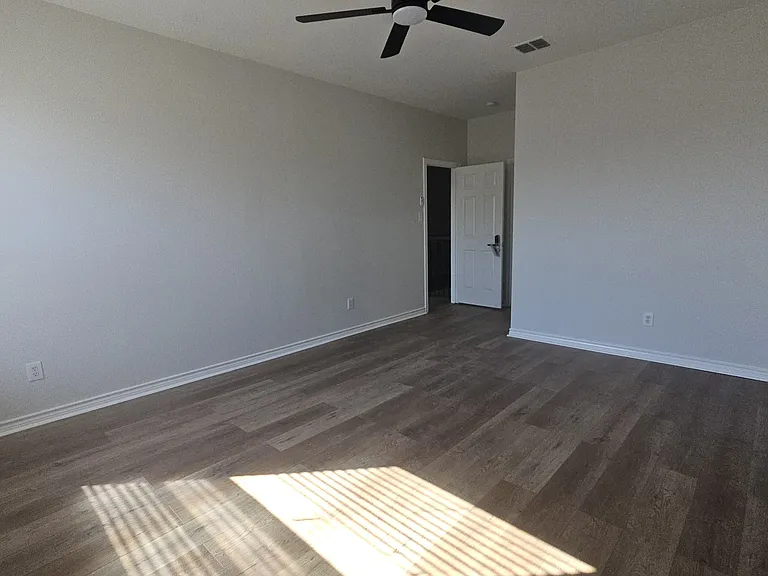 1738 Rock Ridge Dr — Photo 10