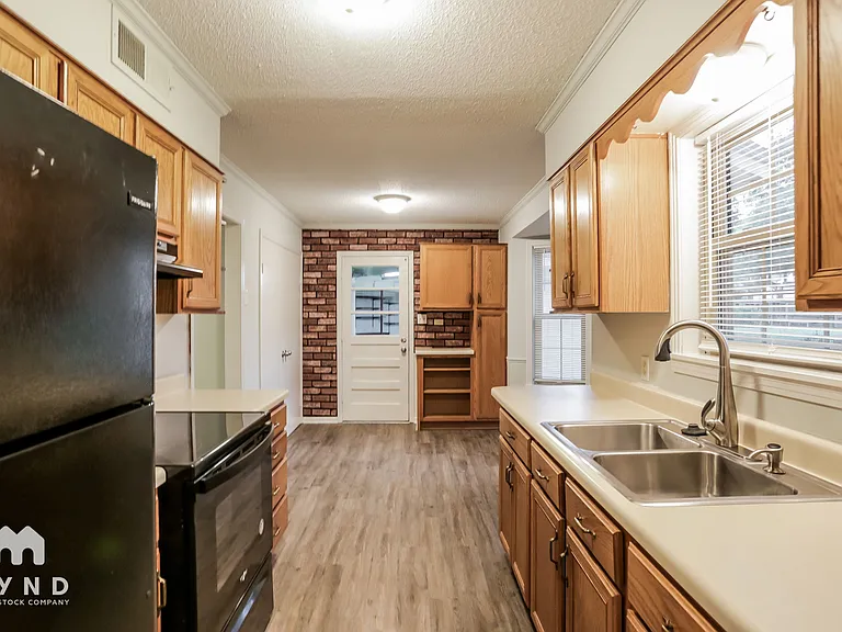 1176 Cedar Cir S — Photo 9