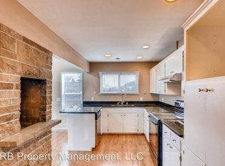 911 15th Ave SW #A, Puyallup, WA 98371