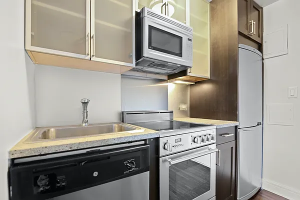 Rented by Stonehenge NYC LLC | media 5