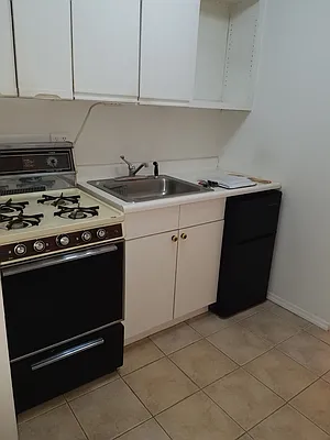Rented by Secure One LLC | media 11