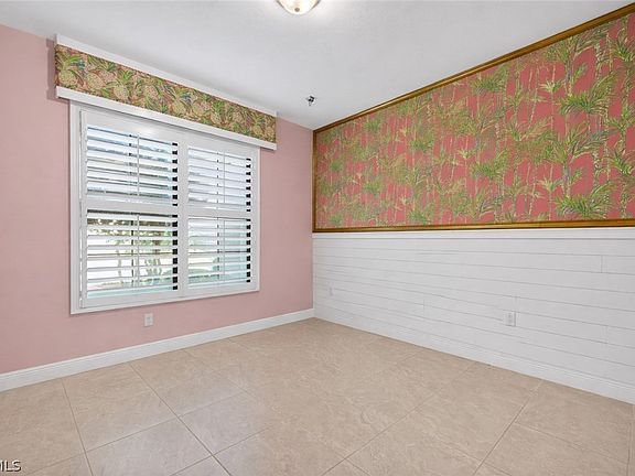 5th image of 12749 Astor Pl