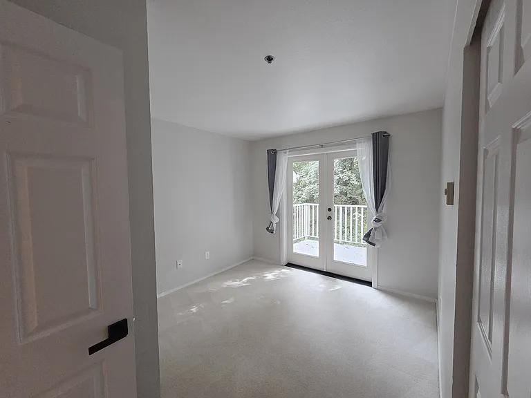2740 118th Ave SE #302 — Photo 9
