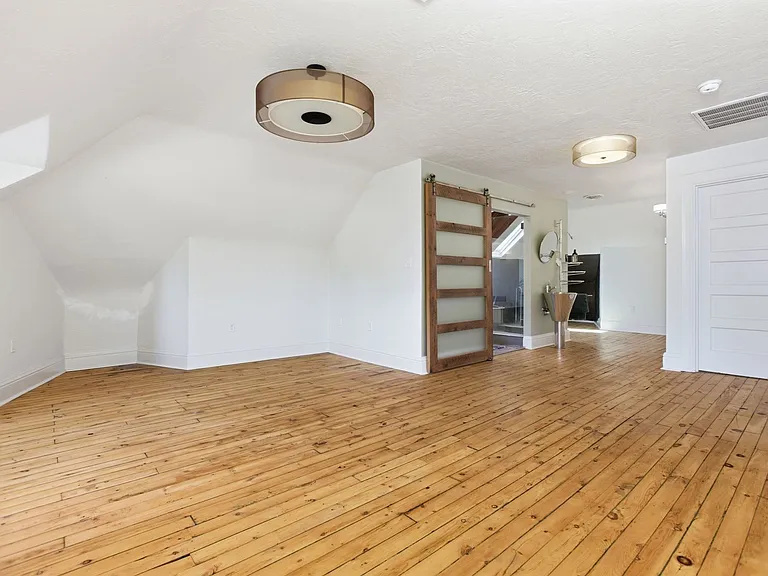 1524 Murray Ave — Photo 43