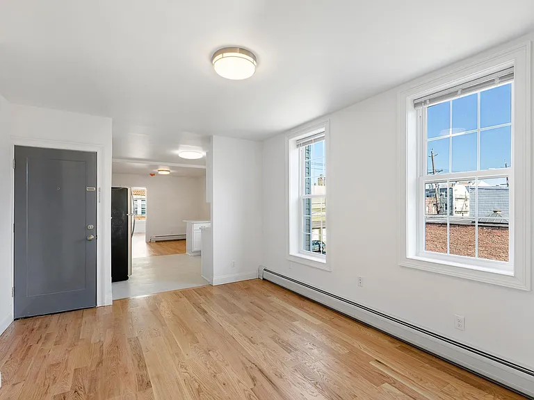 260 New York Ave #2R — Photo 6