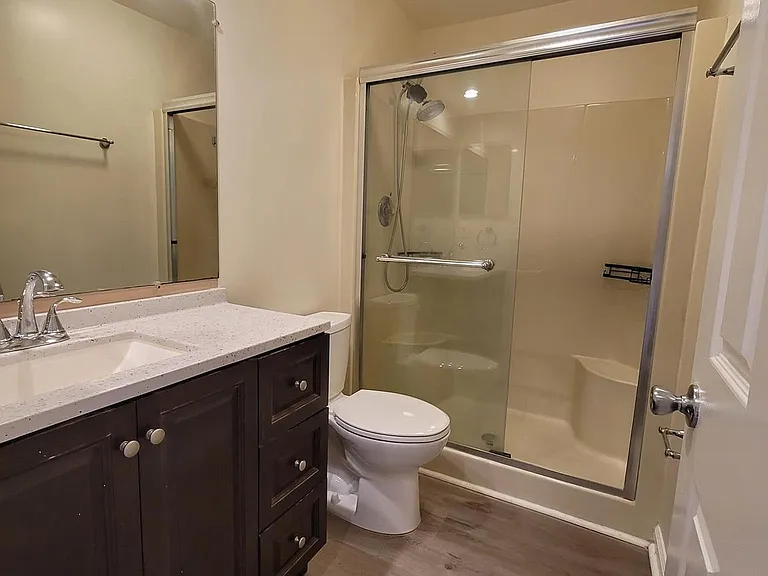 401 Darby Ln — Photo 14