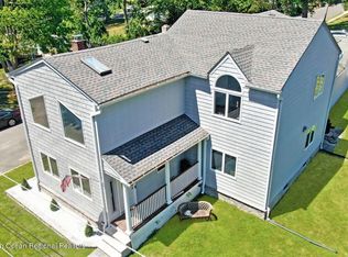 503 Elizabeth St, Oakhurst, NJ 07755
