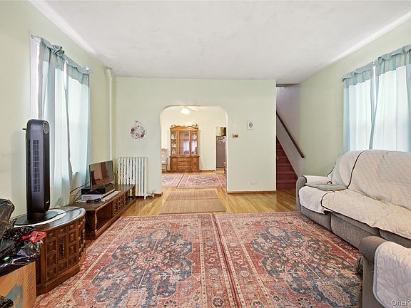 2nd image of 28 Glen Road