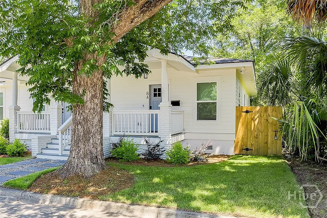 2 bed, 1100 sqft, $1,850 — Photo 1