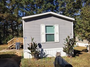 16 Spencer Dr, Ellenwood, GA 30294