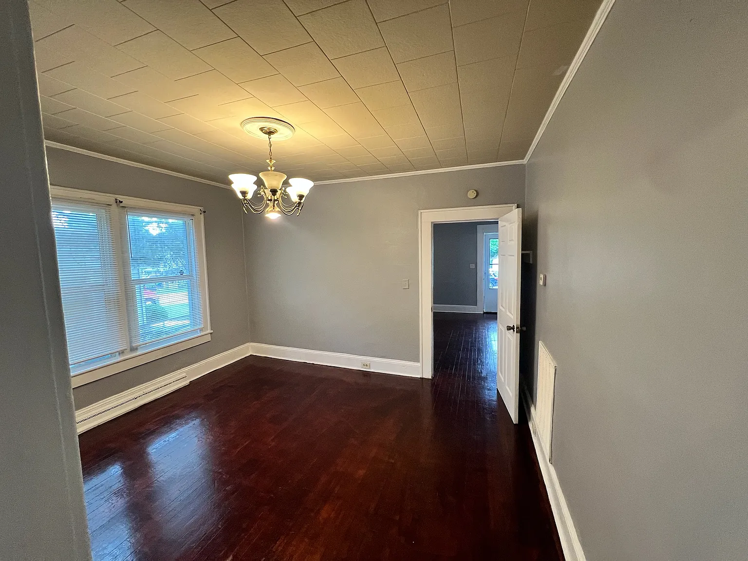 610 Holt Ave — Photo 4