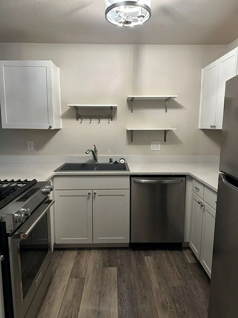 2bed/ 1bath In Forest Park| Very High End Finishes — Photo 1