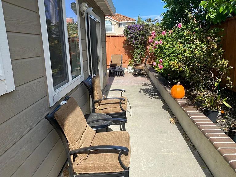 570 Altamont Dr — Photo 18