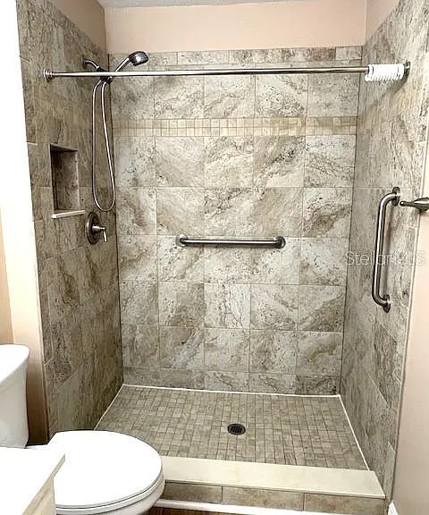 1005 Rickenbacker Dr — Photo 24