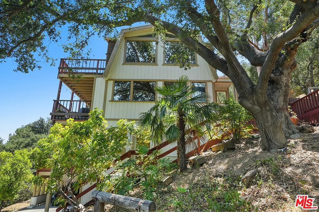2 bed, 2.0 bath, 2300 sqft, $6,400 — Photo 2