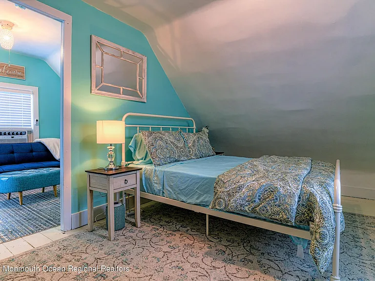 87 Embury Ave — Photo 27