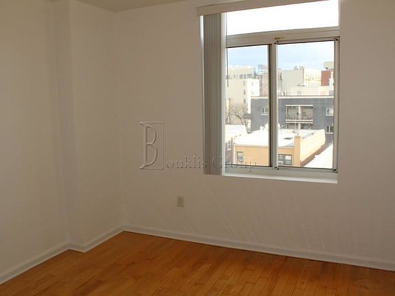 5th image of 2717 27th St Ste A
