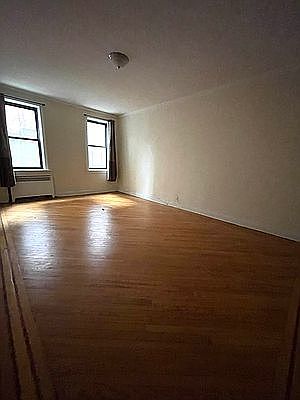 2nd image of 1010 Dorchester Rd APT 1B