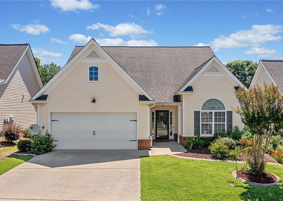 1st image of 126 Village Dr