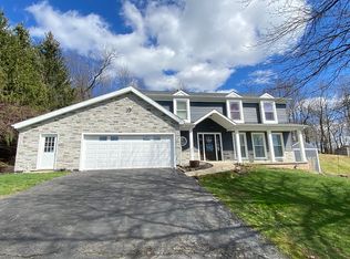 1614 Forest Ridge Dr, Pittsburgh, PA 15237