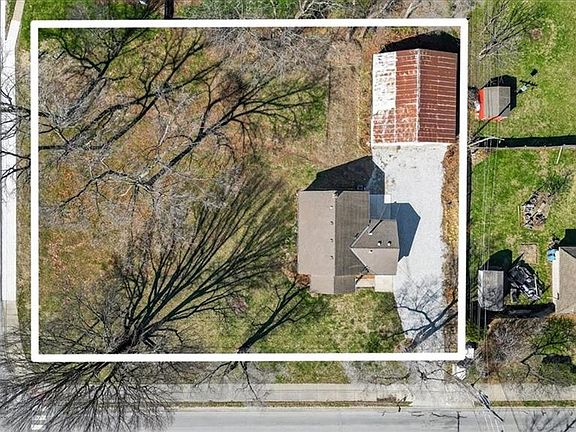 2nd image of 1490 NE Independence Ave