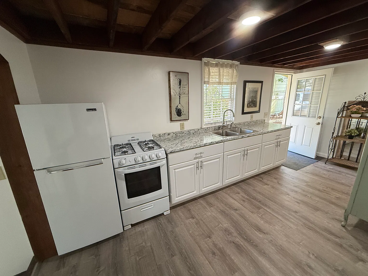 1 bed, 450 sqft, $1,795 — Photo 2