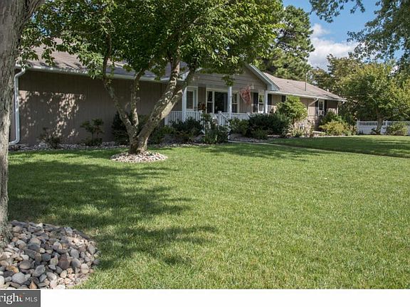 3rd image of 2534 Mart Ave