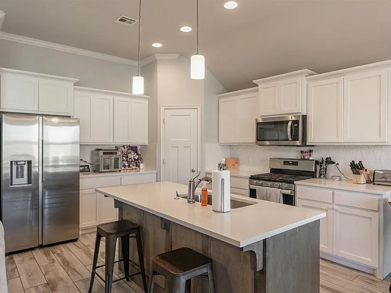 13809 Village Cv — Photo 2