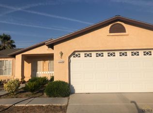 2226 Via Espinoza, Delano, CA 93215