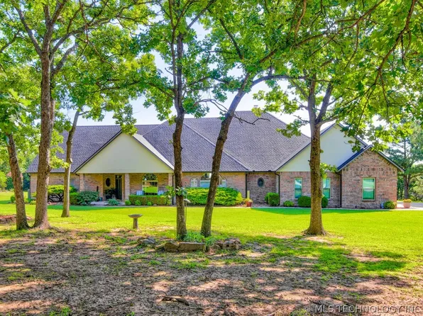 3710 E Mountain Rd, Bartlesville, OK 74003