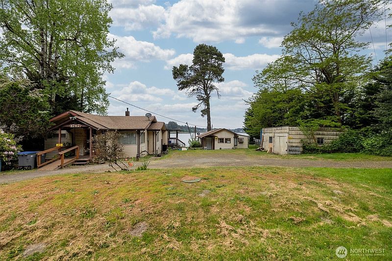 3rd image of 1747 SW Bay Street