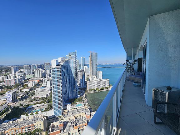 4th image of 1900 N Bayshore Dr #4118