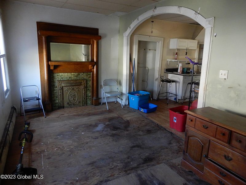 2nd image of 552 2nd Street