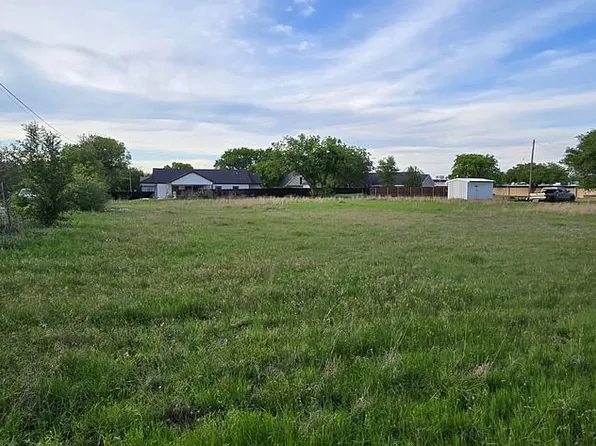 309 S Brazos St, Whitney, TX 76692