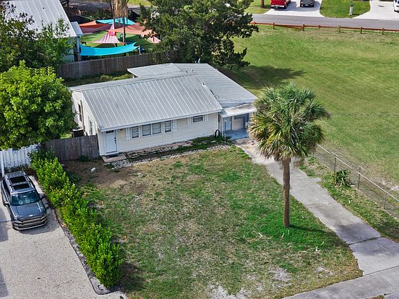 5th image of 820 SW Palm City