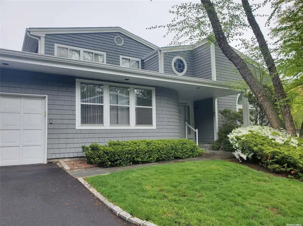 11 Tiffany Circle #11, Manhasset, NY 11030