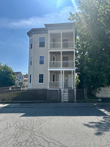 187 White St #3 Photo 1