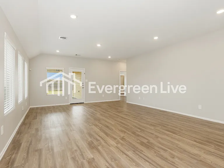 119 Southern Red Oak Ln — Photo 5