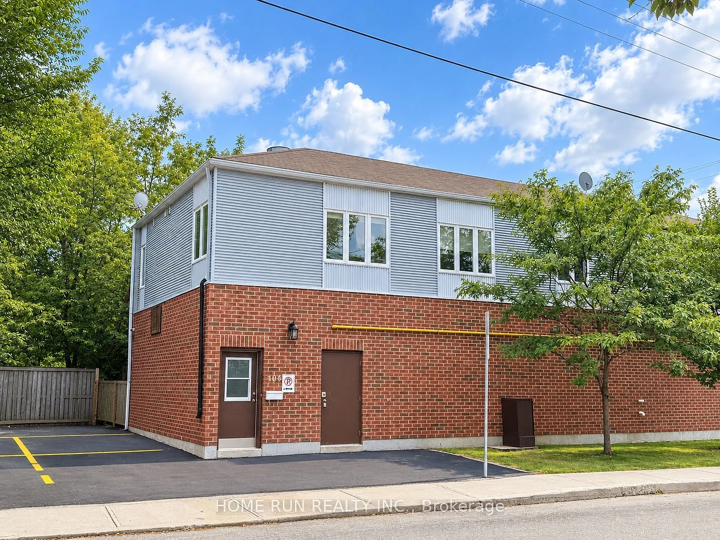 4 bed, $3,500 — Photo 1